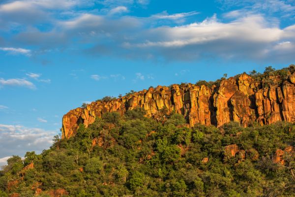 Waterberg plateau “Panoramisch uitzicht vanaf het Waterbergplateau – wandelbestemming Namibië.”
