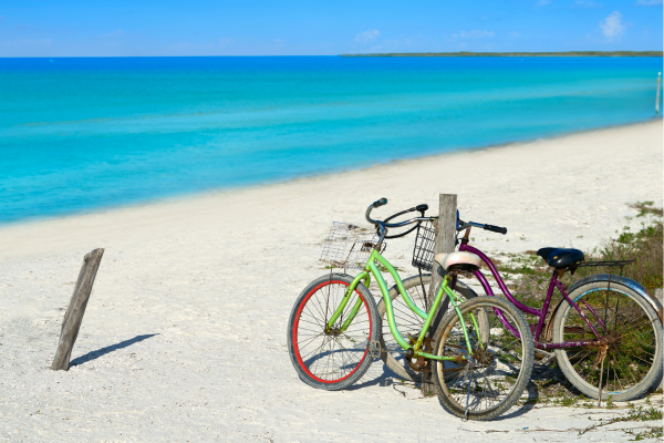 Holbox-Fietsen op het strand