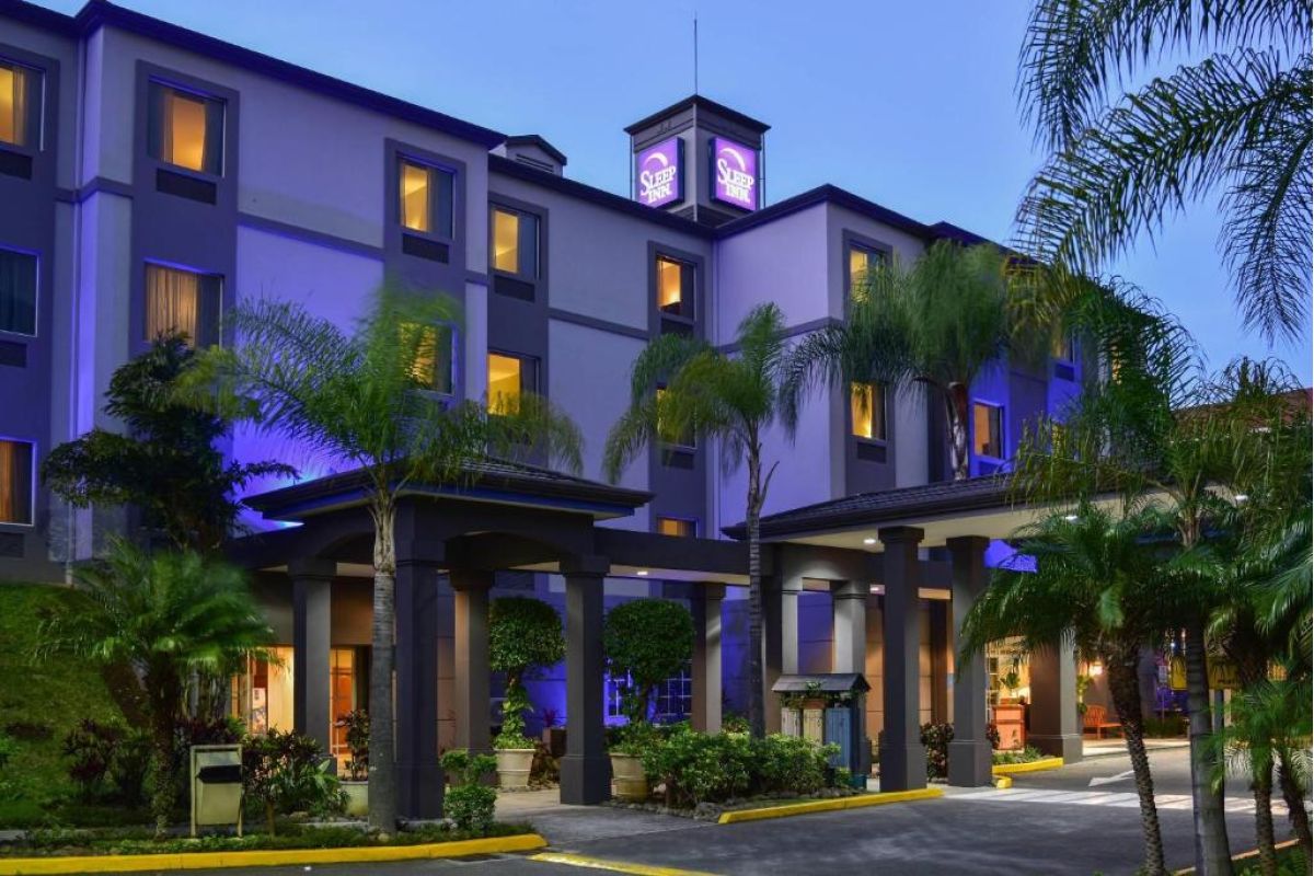 Sleep Inn Paseo Las Damas hotel in San José, comfortabele start van een rondreis Costa Rica.