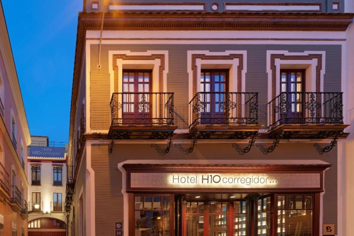 H10 Corregidor Boutique Hotel met Andalusische patio in Sevilla