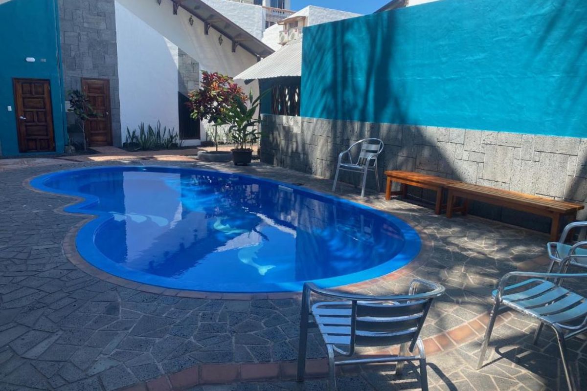 Ayre by Baltra Hotel is een modern en comfortabel hotel op het eiland Santa Cruz, ideaal gelegen als uitvalsbasis voor het verkennen van de Galápagoseilanden.