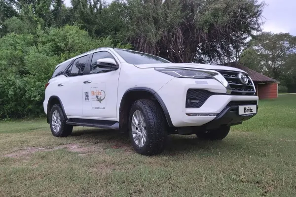 Toyota Fortuner 4×4 SUV geschikt voor gravel roads, nationale parken en selfdrive safari’s