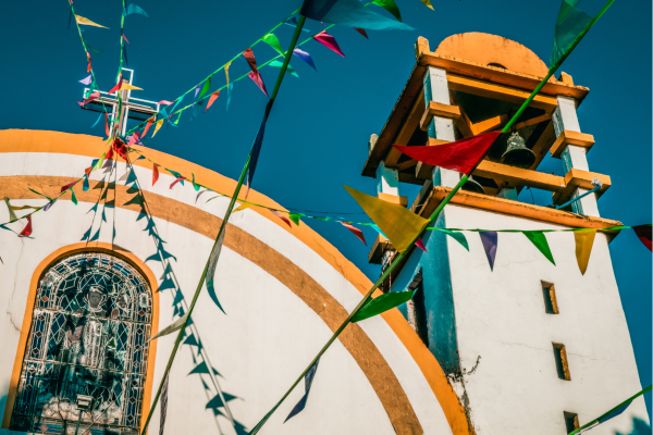 Palenque_kerk mt vlaggen