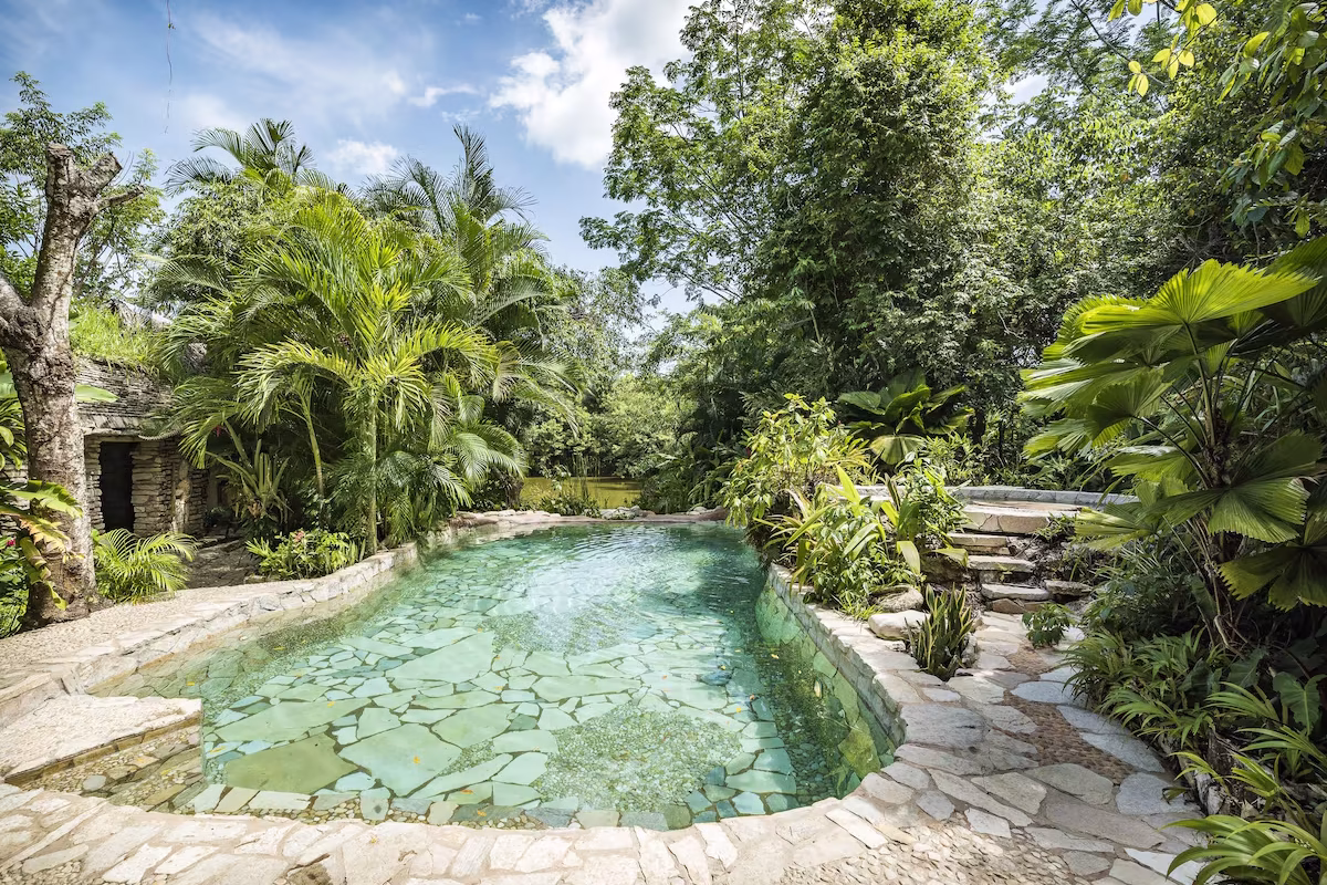 Junglezwembad bij luxueus boutique hotel Quinta Chanabnal