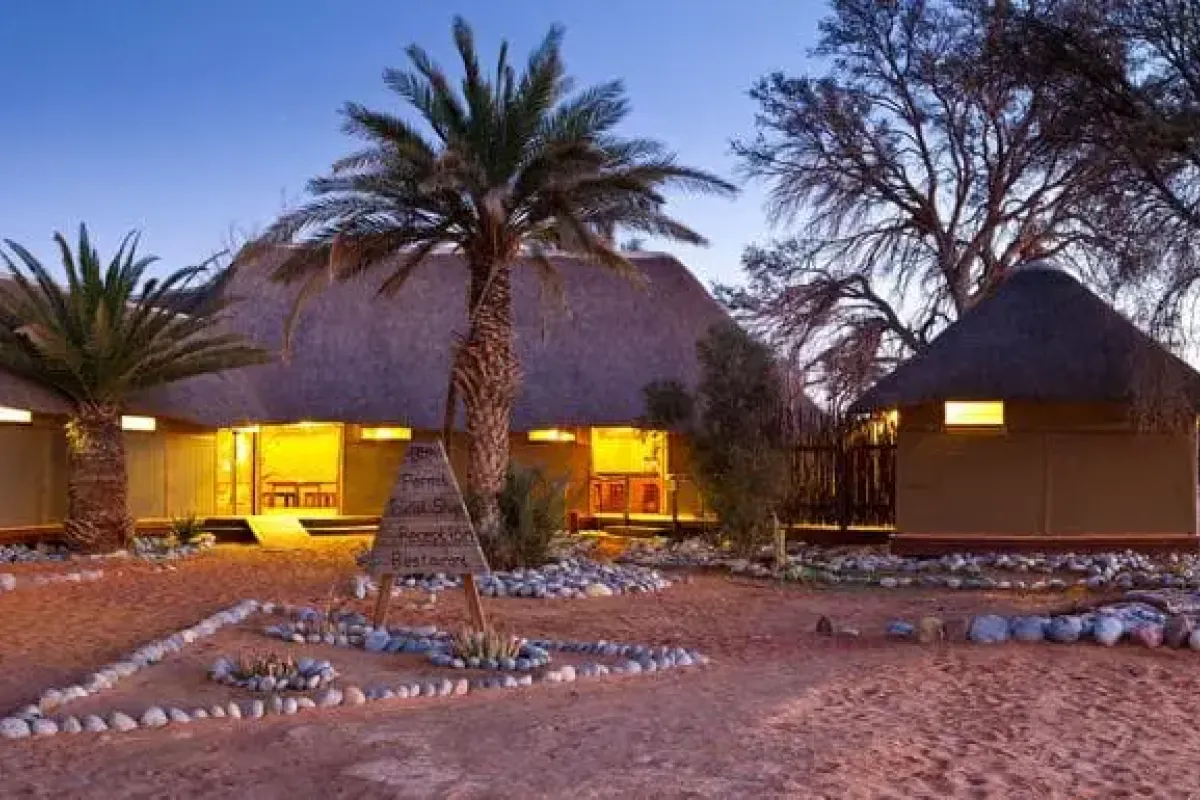 Gebouwen en faciliteiten van Sesriem Campsite in Namibië