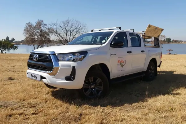 Toyota Hilux Double Cab 4×4 zonder daktent – ruime huurauto voor selfdrive rondreizen in Zuidelijk Afrika