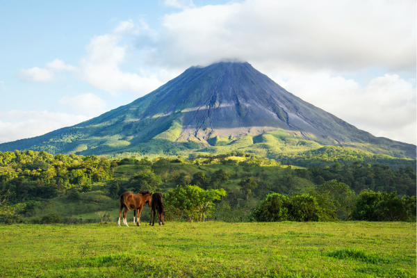 De Arenal vulkaan bij La Fortuna, één van de hoogtepunten van een rondreis Costa Rica.