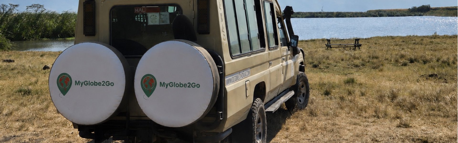 MyGlobe2Go-safariauto met leeuwen tijdens een privé safari in Tanzania