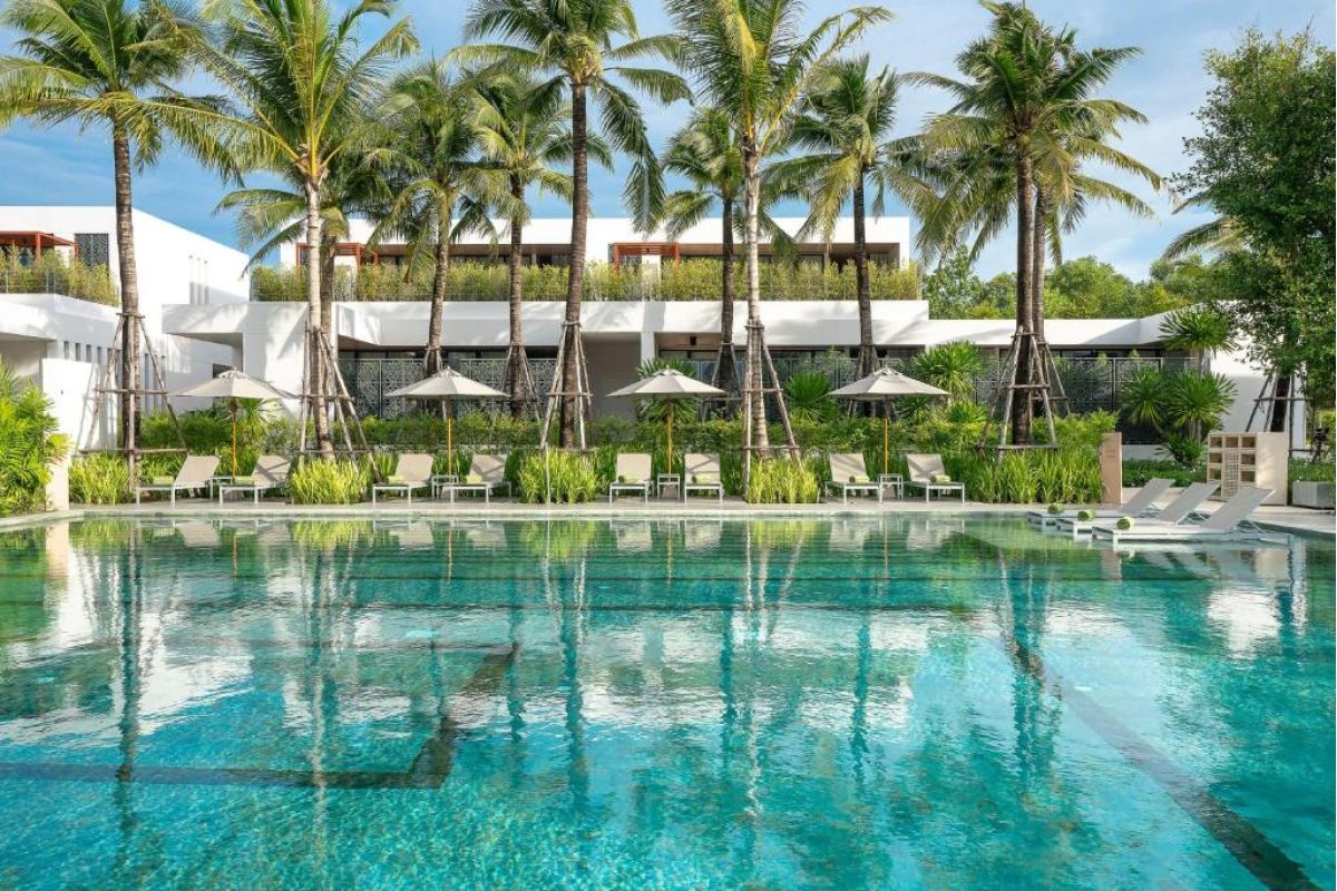 Luxe resort aan Mai Khao Beach in Phuket Thailand