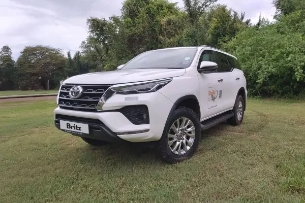 Ruime Toyota Fortuner 4×4 – ideale familiewagen voor comfortabele safari- en roadtriproutes