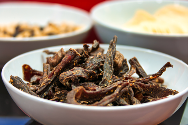 Biltong, gedroogd vlees als populaire snack in Namibië