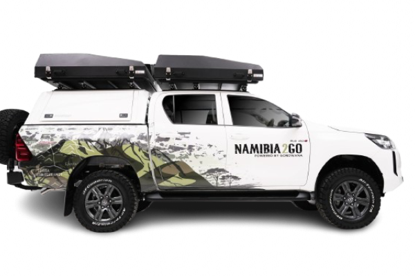 Toyota Hilux Comfort Double Cab 4×4 met daktent en kampeeruitrusting – ideale selfdrive huurauto voor Namibië