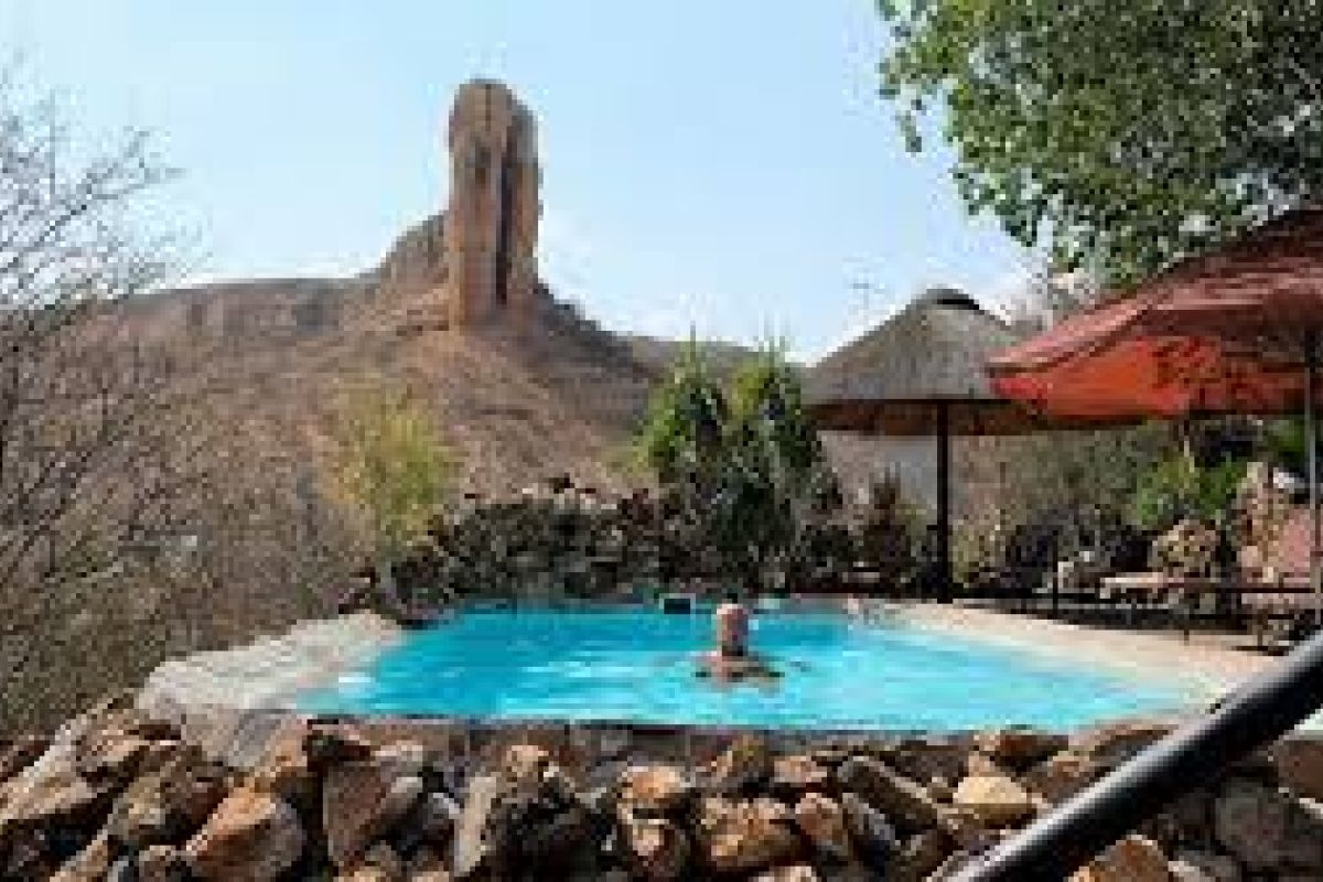 Damaraland Vingerklip Lodge pool