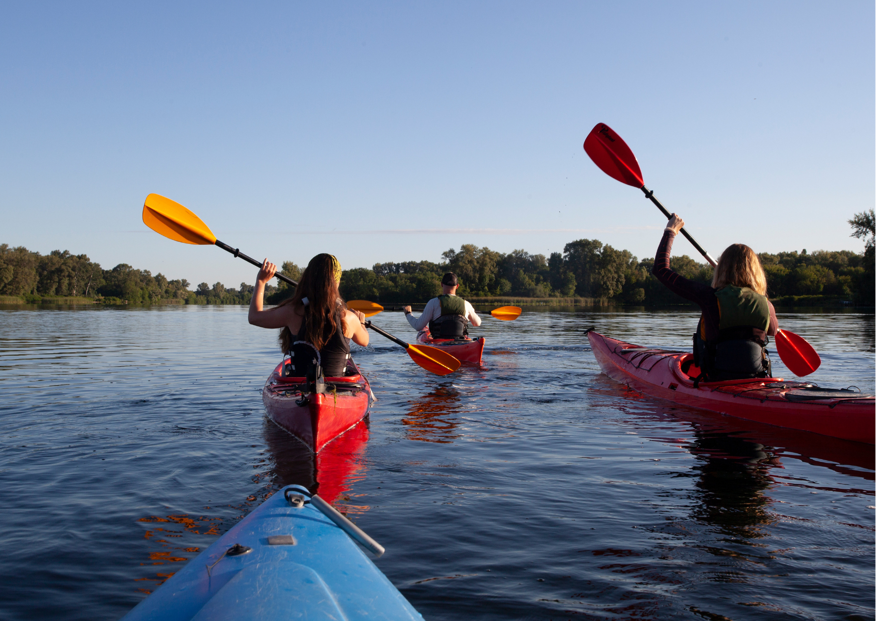 Kajaktocht door de junglekanalen van Tortuguero National Park tijdens een rondreis Costa Rica.