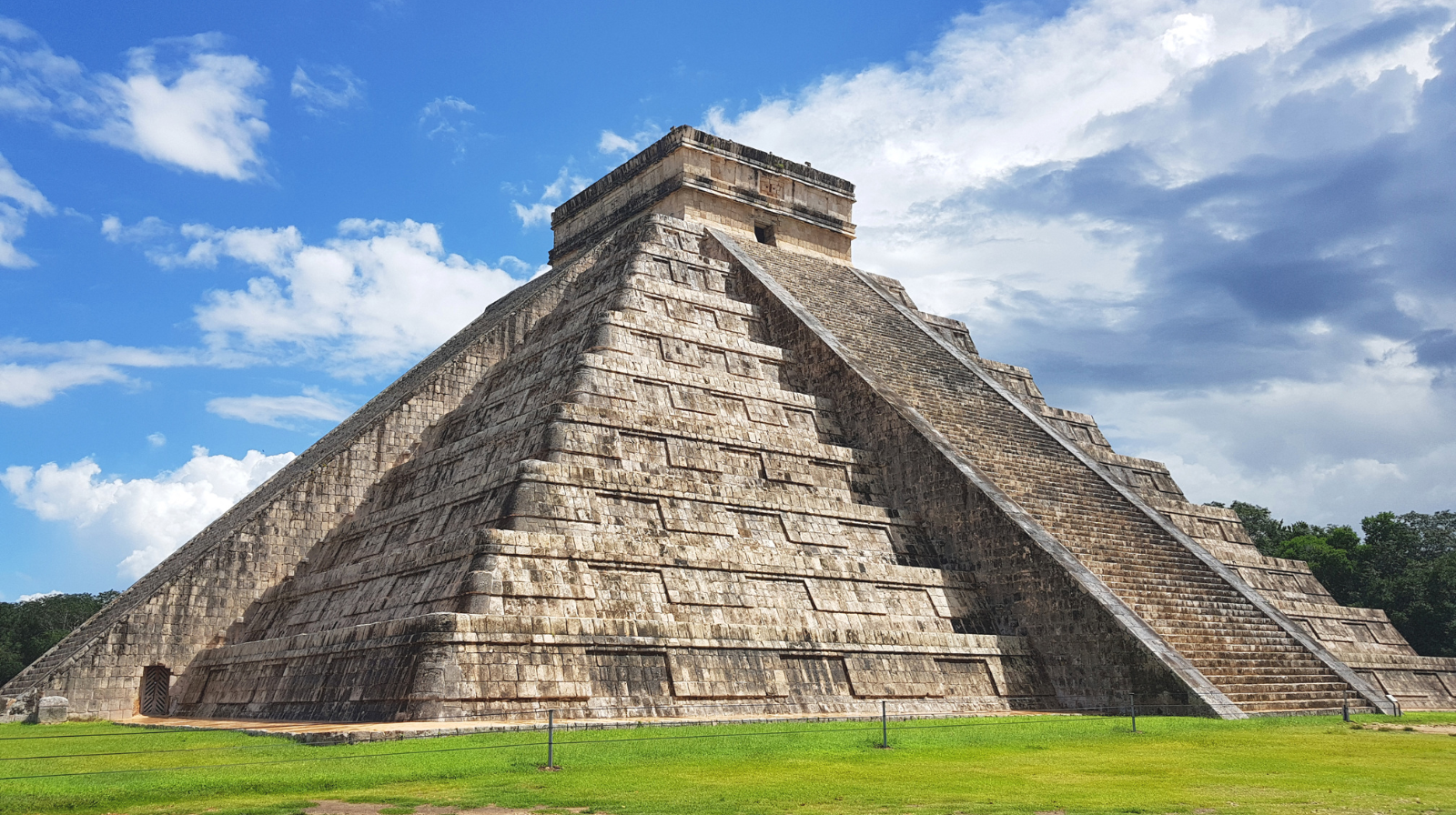 Werelderfgoedsite Chichén Itzá in Mexico met indrukwekkende Maya-architectuur.