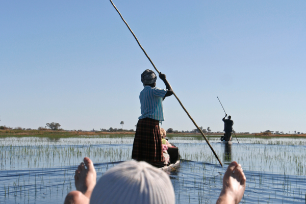 Botswana_Reizen in een Mokoro op de Okavango Delta