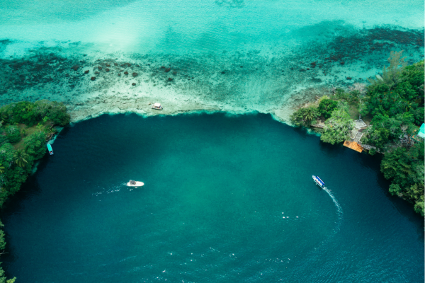 Bacalar_Cenote in het water_Mexico_Yucatan_Black Cenote