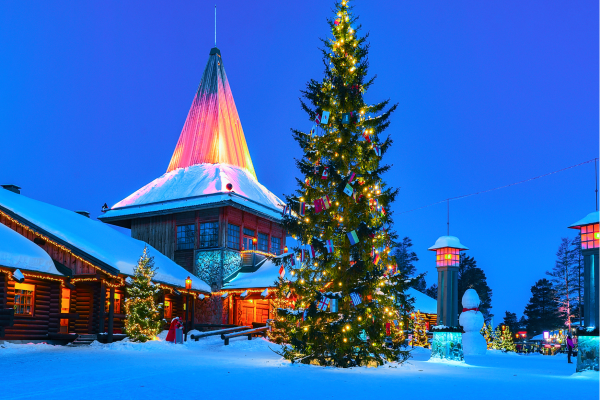 Santa Claus Village in Rovaniemi tijdens Lapland rondreis 5 dagen op de poolcirkel