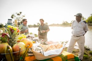 Tafeltje dekje ochtend safari_Africa