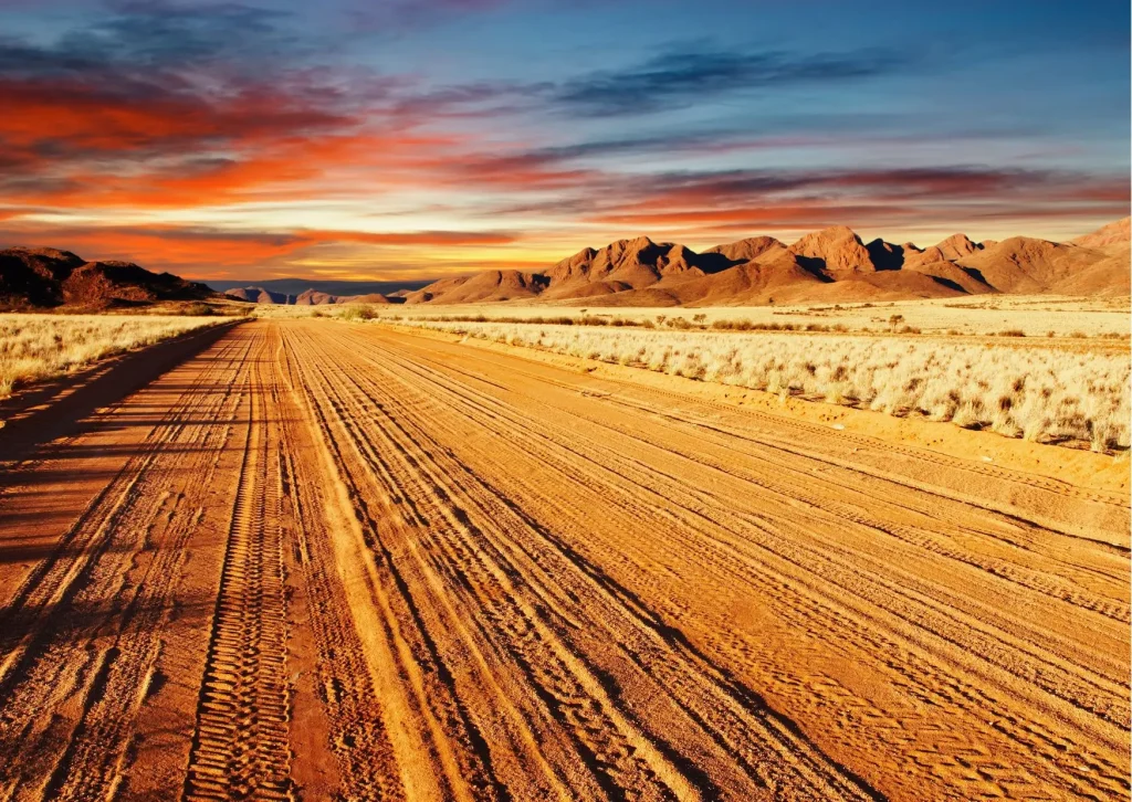 4x4 selfdrive reis door Namibië met uitgestrekte woestijnlandschappen
